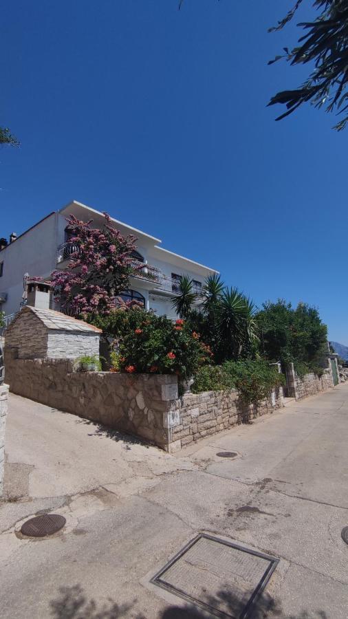 Apartment Franic Sucuraj Exterior photo